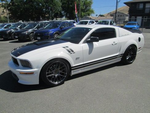 Used 2007 Ford Mustang GT Premium RWD image 5