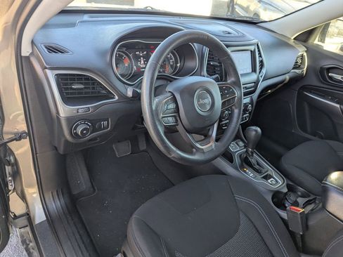 Used 2019 Jeep Cherokee Latitude w/ Popular Appearance Group image 14