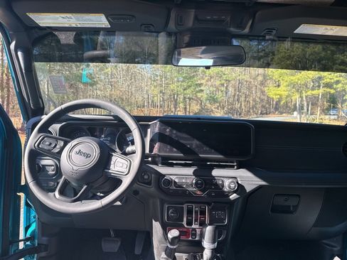 Used 2024 Jeep Wrangler Unlimited Rubicon 4xe w/ Convenience Group image 11