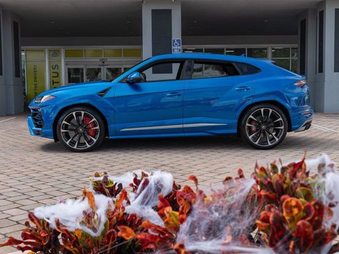 Used 2020 Lamborghini Urus image 7