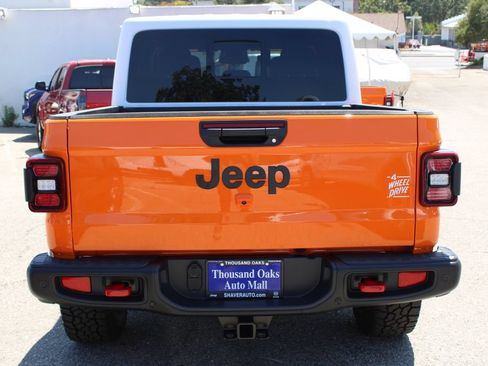 New 2026 Jeep Gladiator Rubicon w/ Whitecap Package AWD/4WD image 5