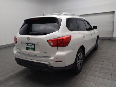 Used 2017 Nissan Pathfinder SL FWD image 9