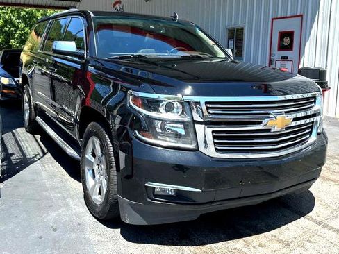 Used 2017 Chevrolet Suburban Premier image 2