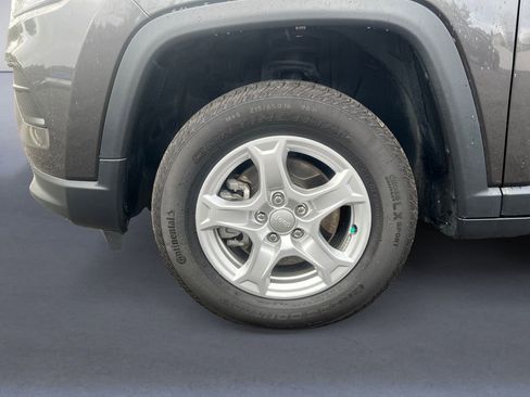 Certified 2022 Jeep Compass Sport image 10