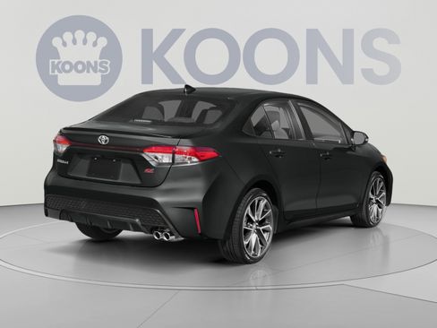 Used 2022 Toyota Corolla SE FWD image 2