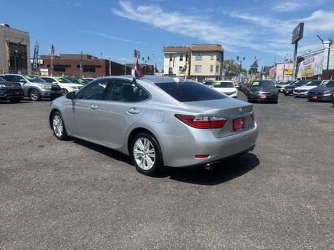 Used 2015 Lexus ES 350 w/ Premium Package FWD image 3