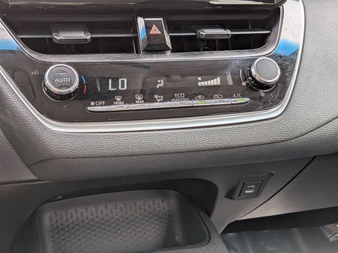 Used 2025 Toyota Corolla LE FWD image 22
