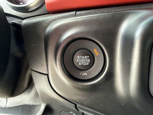 Used 2020 Jeep Wrangler Unlimited Rubicon AWD/4WD image 35