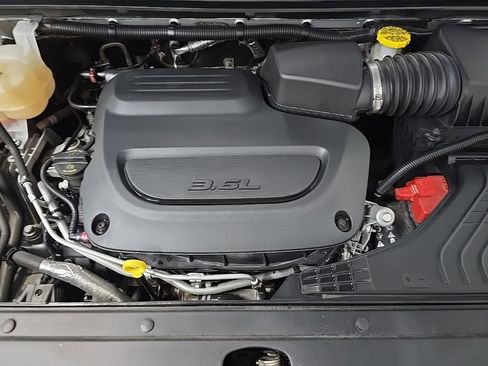 Used 2022 Chrysler Pacifica Limited w/ S Appearance Package image 13