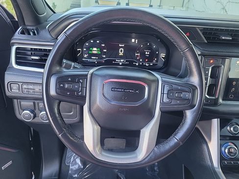 Used 2022 GMC Yukon Denali RWD image 26