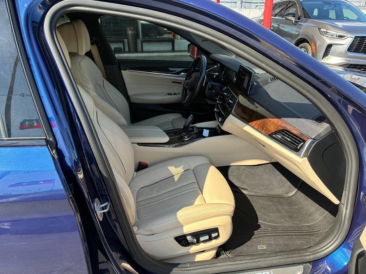Used 2018 BMW M550i xDrive AWD/4WD image 14