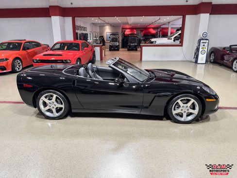 Used 2005 Chevrolet Corvette Convertible w/ Preferred Equipment Group RWD image 6