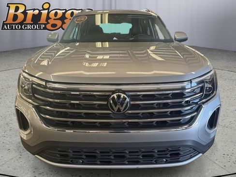 Used 2025 Volkswagen Atlas SE AWD/4WD image 8