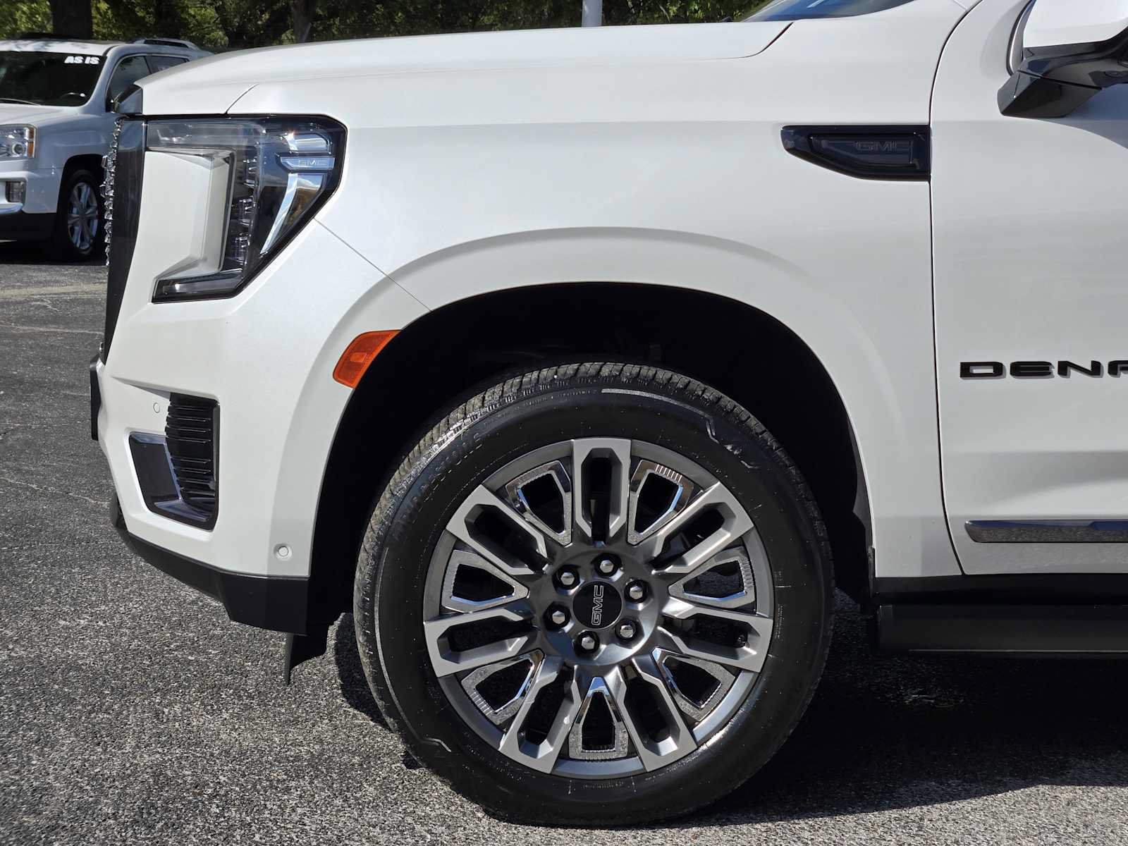 Certified 2023 GMC Yukon Denali Ultimate AWD/4WD image 8
