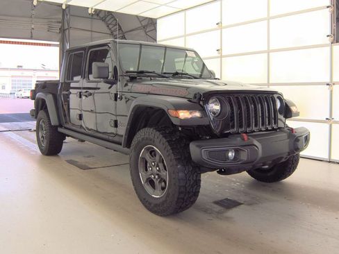 Used 2022 Jeep Gladiator Rubicon w/ Cold Weather Group image 3