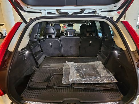 Certified 2023 Volvo XC90 B6 Plus w/ Protection Package AWD/4WD image 7