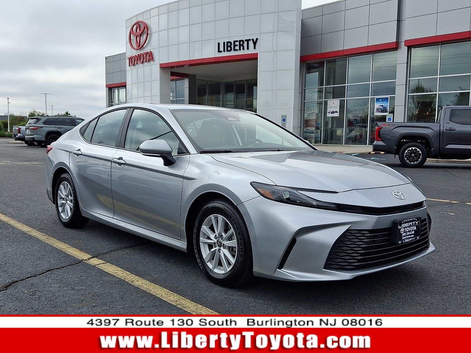 Used 2026 Toyota Camry LE w/ Convenience Package FWD image 1