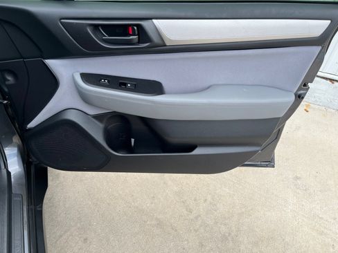 Used 2018 Subaru Outback 2.5i AWD/4WD image 17