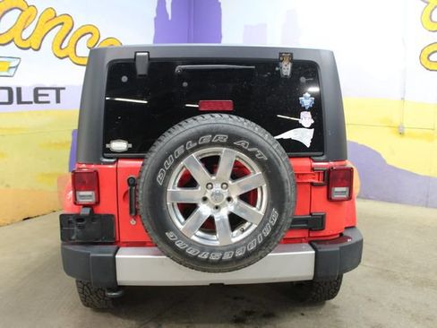 Used 2013 Jeep Wrangler Unlimited Sahara w/ Dual Top Group AWD/4WD image 7
