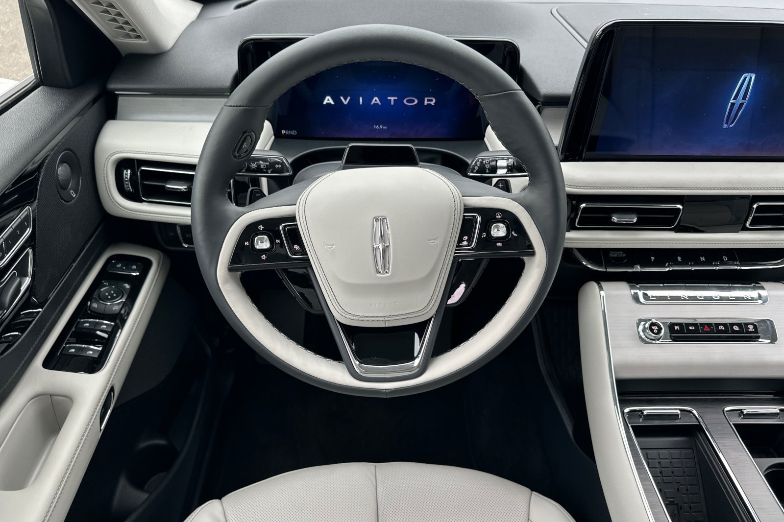New 2026 Lincoln Aviator Reserve AWD/4WD image 13