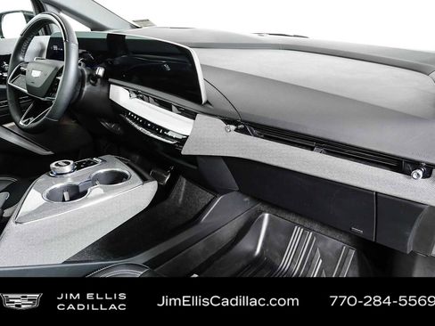 Used 2025 Cadillac Optiq Luxury 2 w/ LPO, Floor Liner Package AWD/4WD image 23