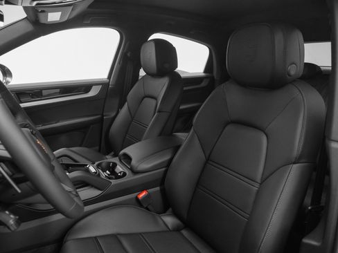 Certified 2025 Porsche Cayenne Coupe image 40