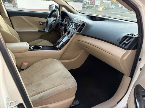 Used 2010 Toyota Venza image 12