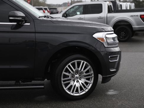 Used 2024 Ford Expedition Max Limited image 3