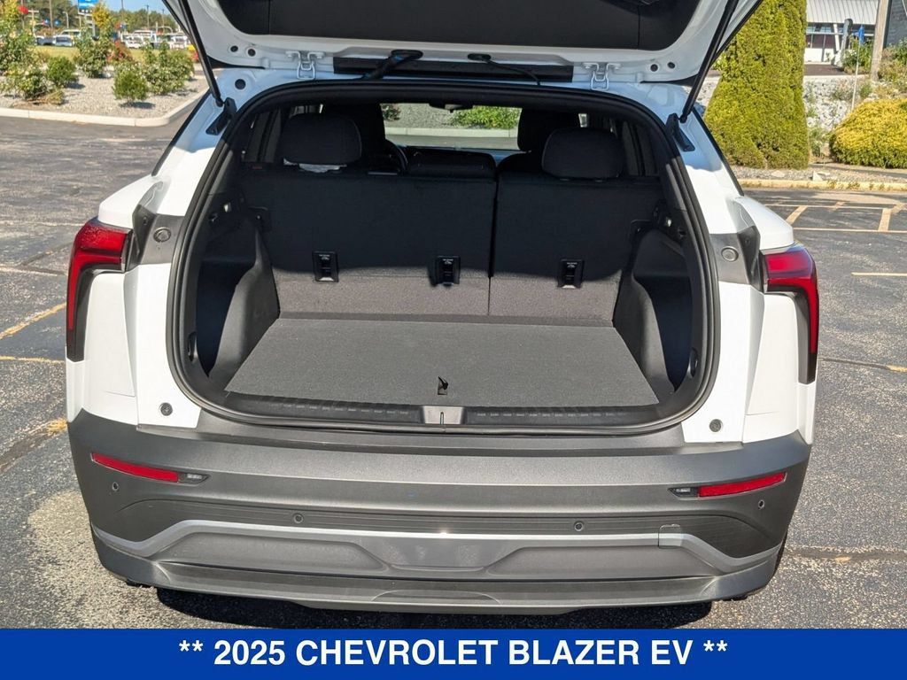 New 2025 Chevrolet Blazer EV LT AWD/4WD image 27