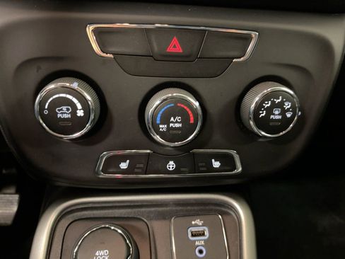 Used 2018 Jeep Compass Latitude w/ Cold Weather Group image 17