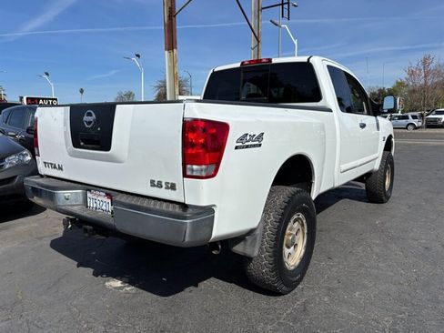 Used 2004 Nissan Titan SE image 3