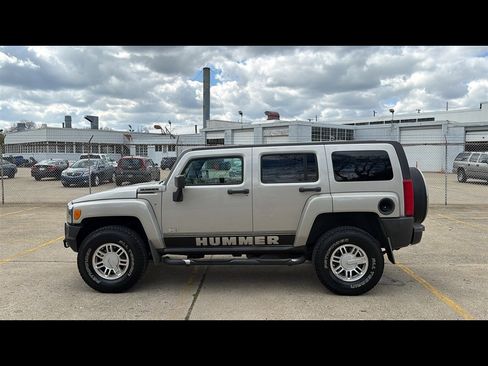 Used 2007 HUMMER H3 AWD/4WD image 3