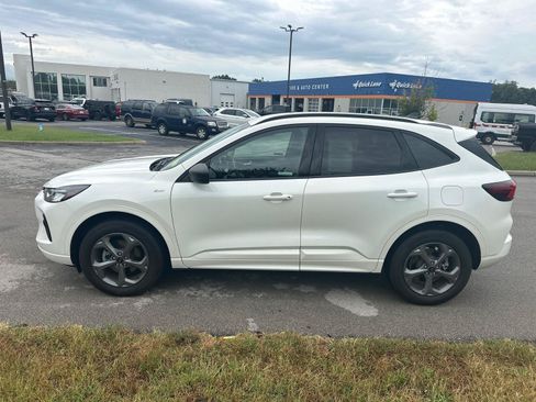 Used 2024 Ford Escape ST-Line w/ Tech Pack #1 AWD/4WD image 8