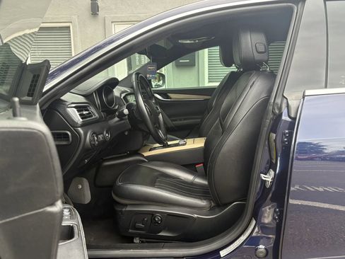 Used 2017 Maserati Ghibli S image 9
