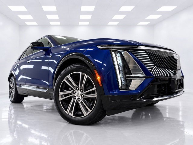 Used 2024 Cadillac Lyriq Luxury AWD/4WD image 9