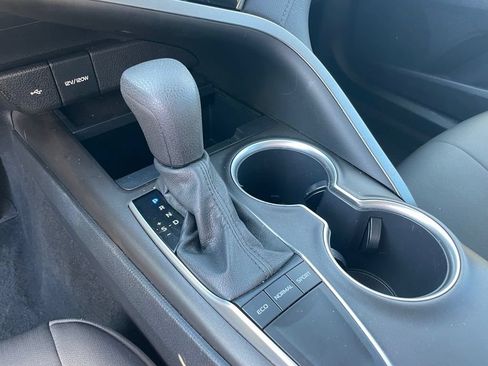 Used 2022 Toyota Camry LE FWD image 18