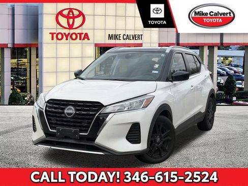 Used 2024 Nissan Kicks SV image 1