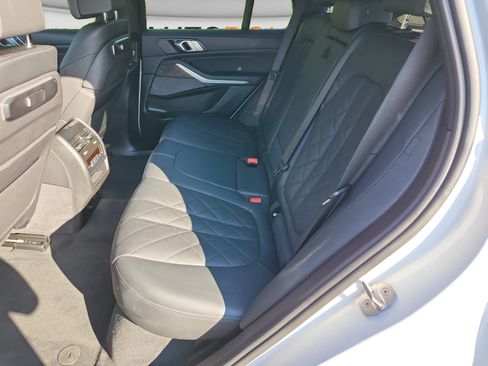 Used 2024 BMW X5 xDrive40i AWD/4WD image 14