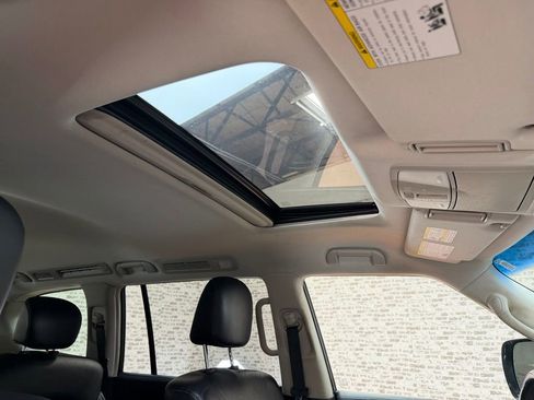 Used 2017 INFINITI QX80 2WD w/ Driver Assistance Package image 11