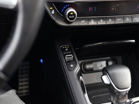 Used 2022 Kia Telluride SX w/ SX Prestige Package image 19