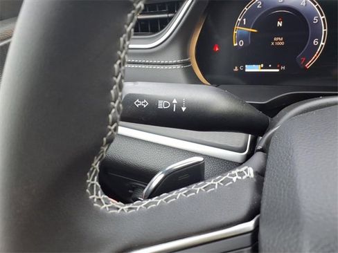 New 2025 Jeep Grand Cherokee L Laredo image 24