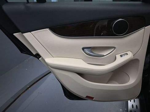Used 2018 Mercedes-Benz GLC 300 image 22