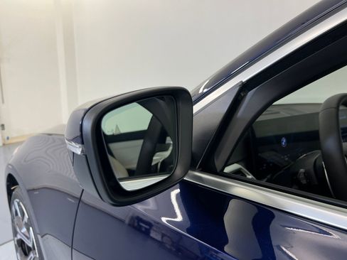 Used 2026 BMW 330i xDrive Sedan w/ Premium Package AWD/4WD image 24