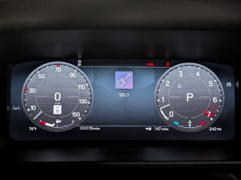 New 2026 Land Rover Defender 110 X-Dynamic SE AWD/4WD image 34