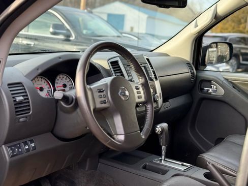 Used 2017 Nissan Frontier PRO-4X w/ Pro-4x Luxury Package image 11