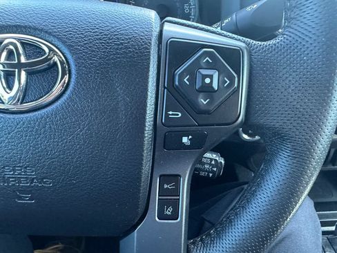 Used 2021 Toyota Tacoma TRD Off-Road w/ TRD Premium Off Road Package AWD/4WD image 20