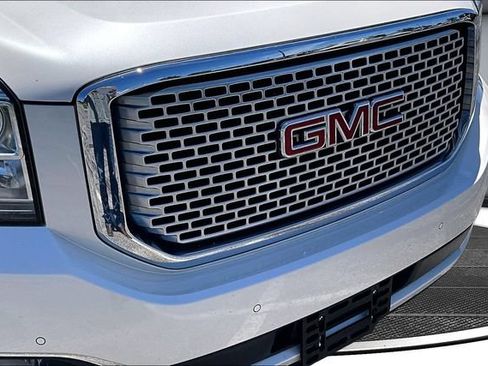Used 2015 GMC Yukon Denali w/ Open Road Package AWD/4WD image 33