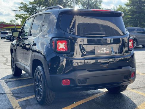 Used 2019 Jeep Renegade Sport image 18