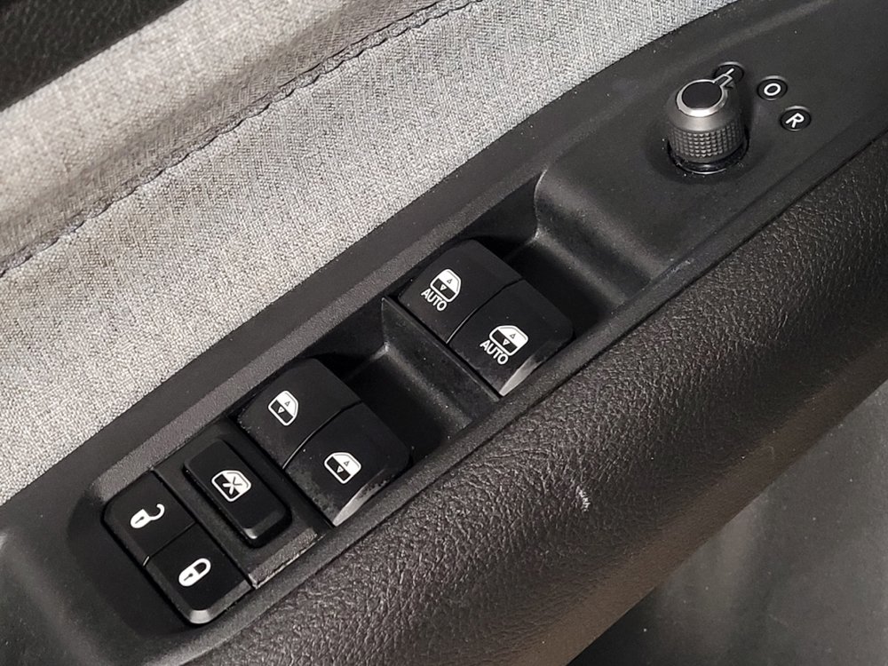 Used 2023 Jeep Compass Sport AWD/4WD image 27