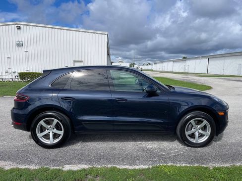 Used 2018 Porsche Macan AWD/4WD image 27